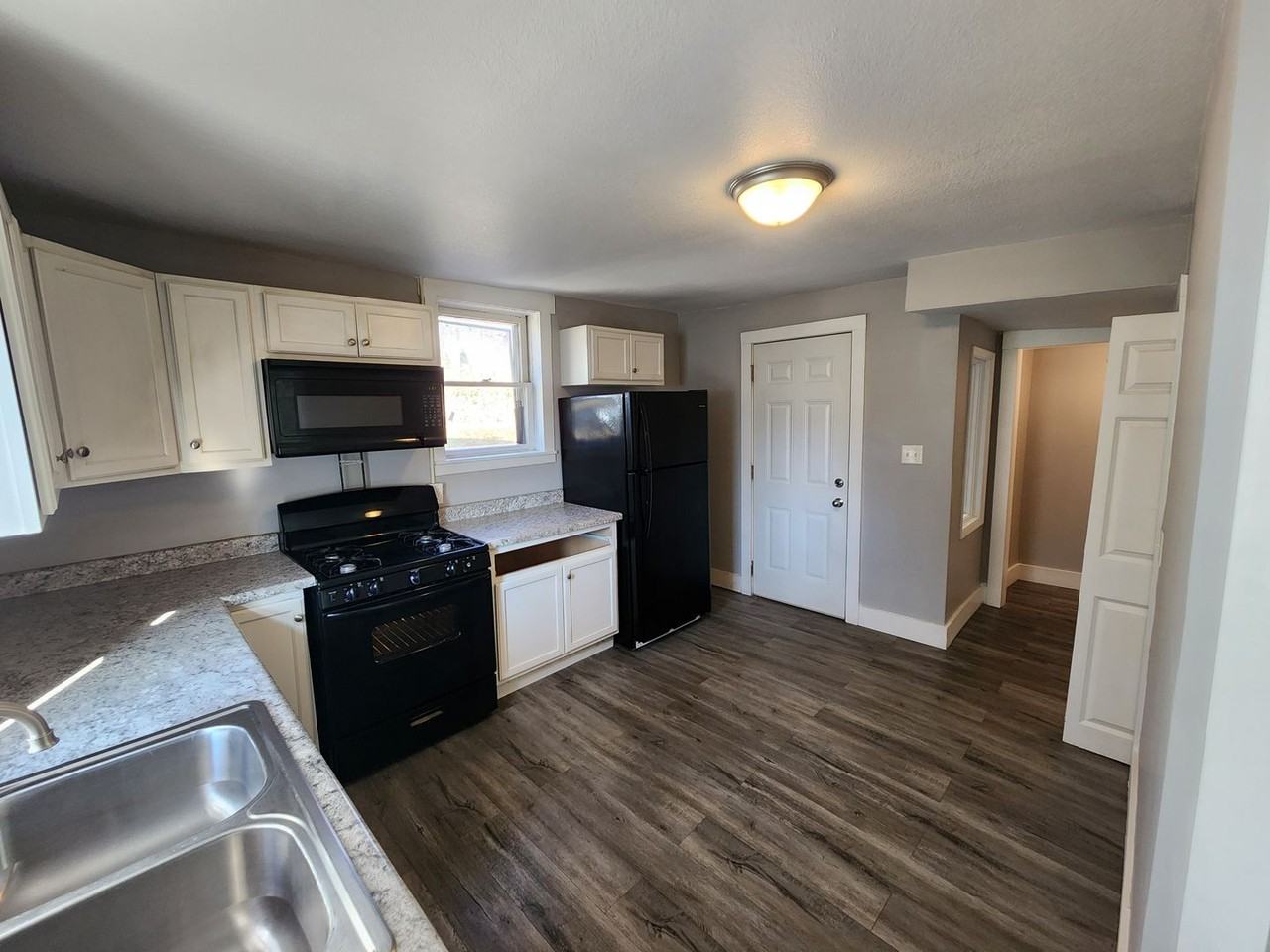 510 West 10 1/2 Street - Photo 7 of 19