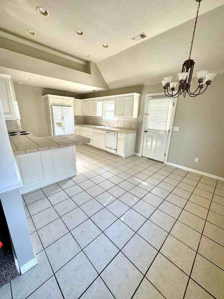 1308 S 3rd St - Photo 3 of 10