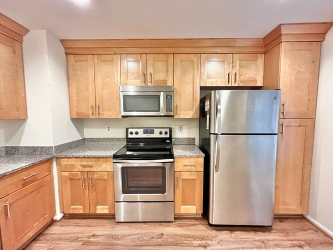 17120 Briardale Rd - Photo 4 of 30