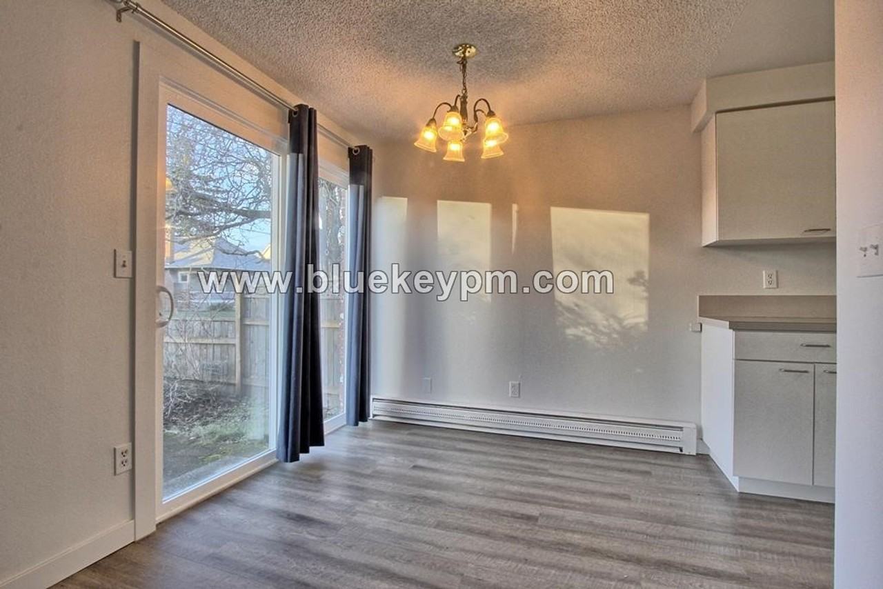 4622 Southeast 70th Avenue - Photo 3 of 11