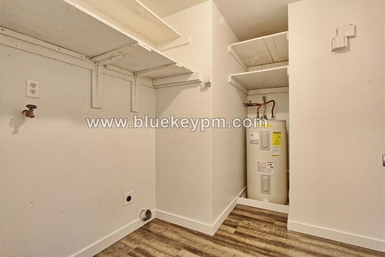 4622 Southeast 70th Avenue - Photo 6 of 11