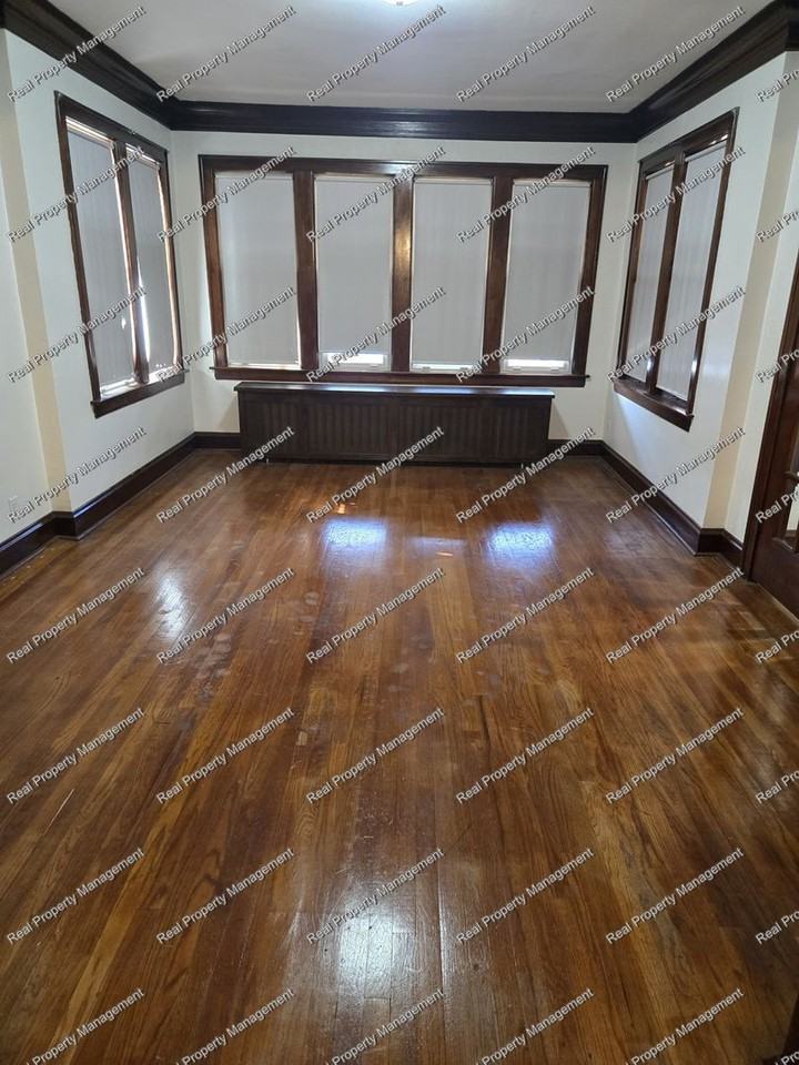 2033 Wespark Avenue - Photo 2 of 15