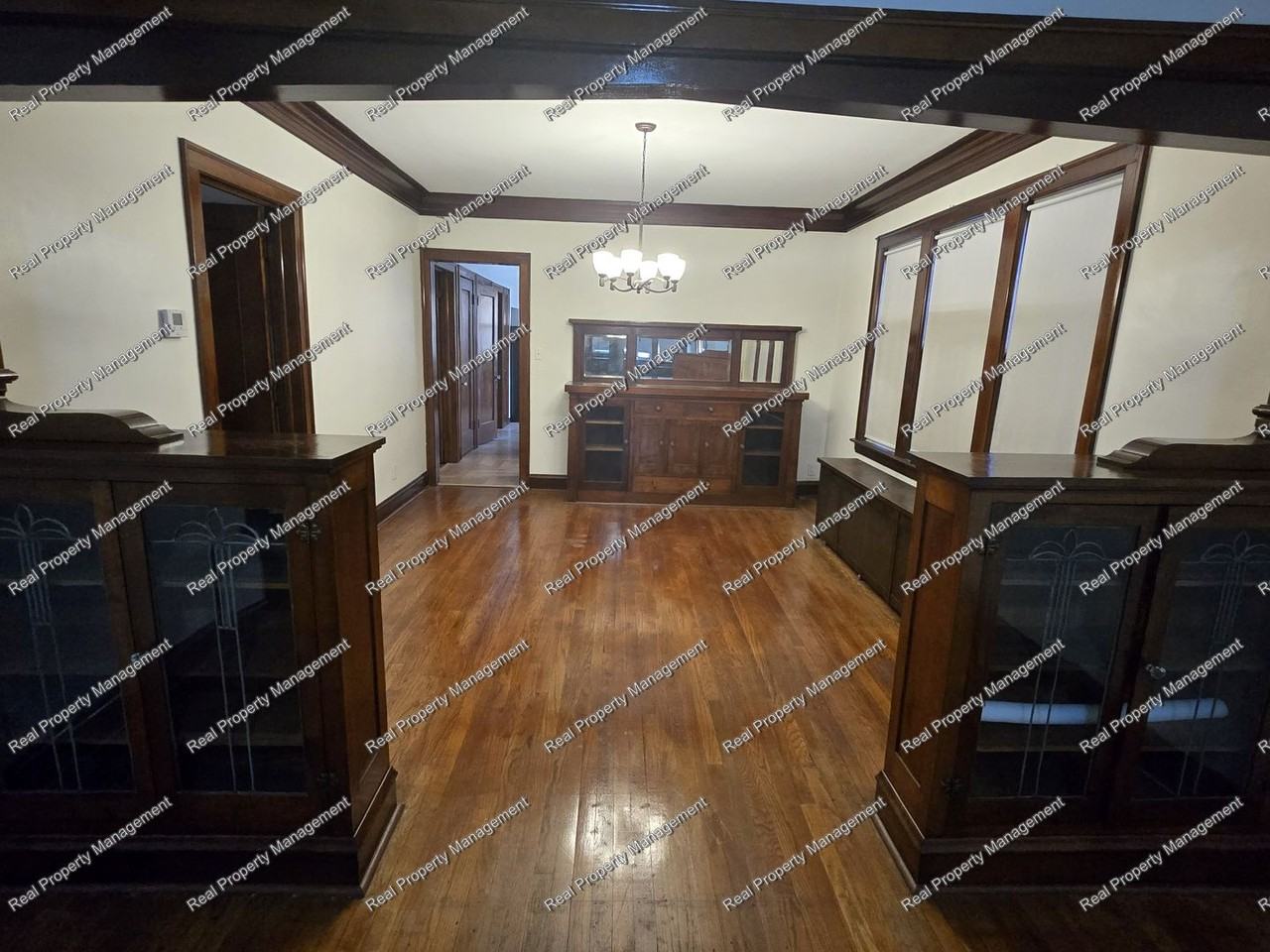 2033 Wespark Avenue - Photo 3 of 15