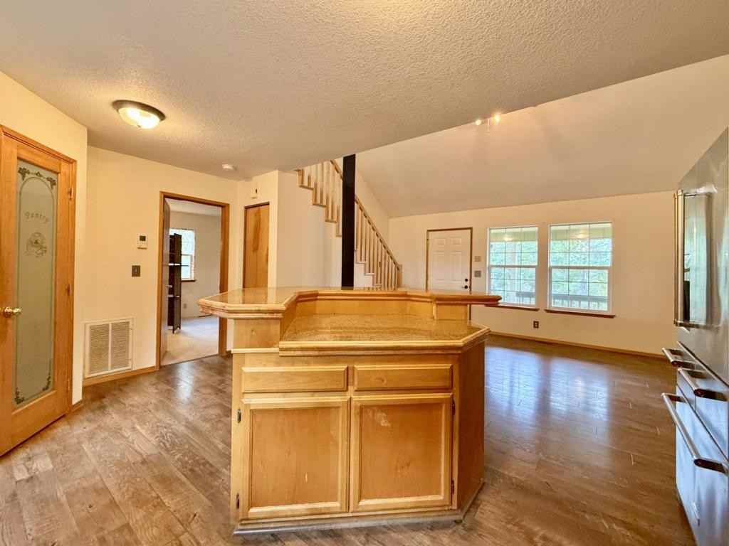 300 Colonial Dr - Photo 6 of 26