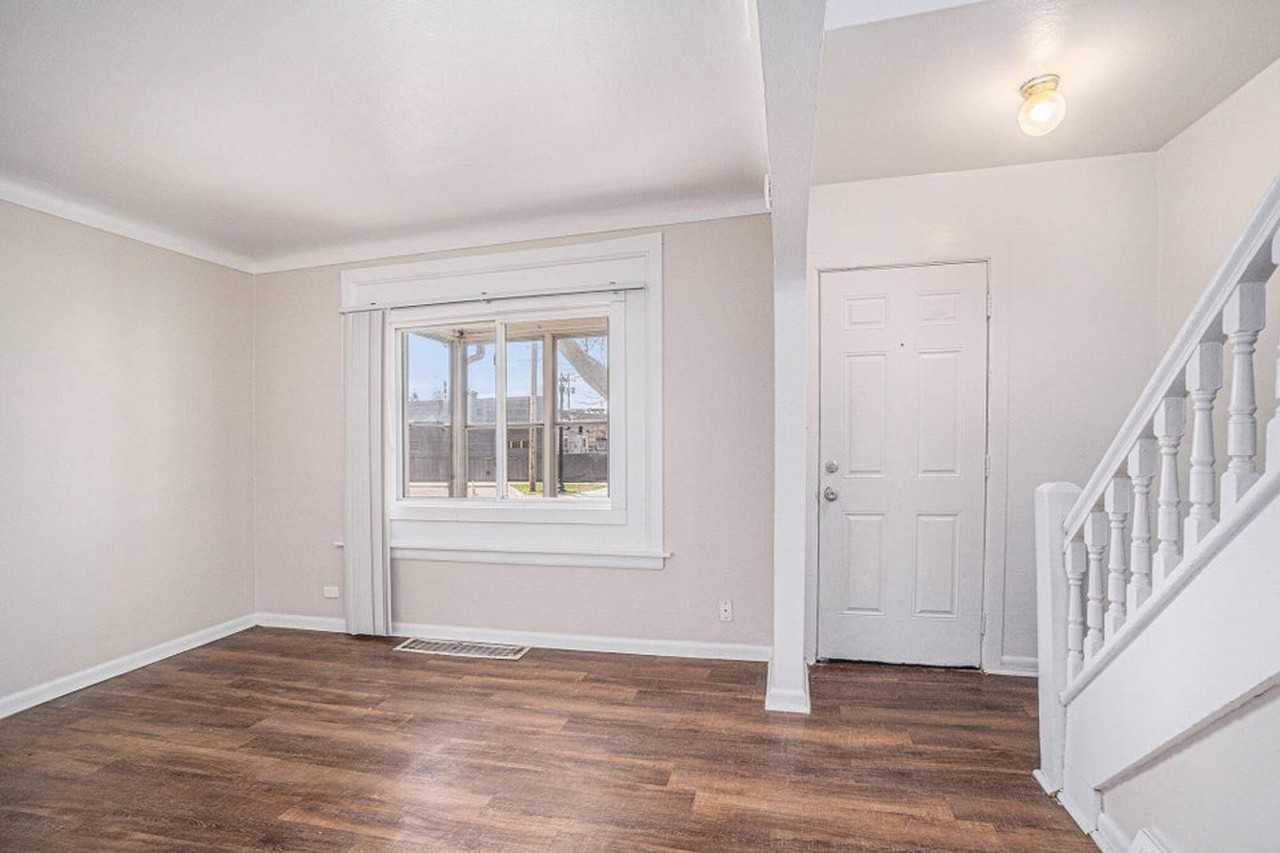 708 Harrison St - Photo 3 of 11