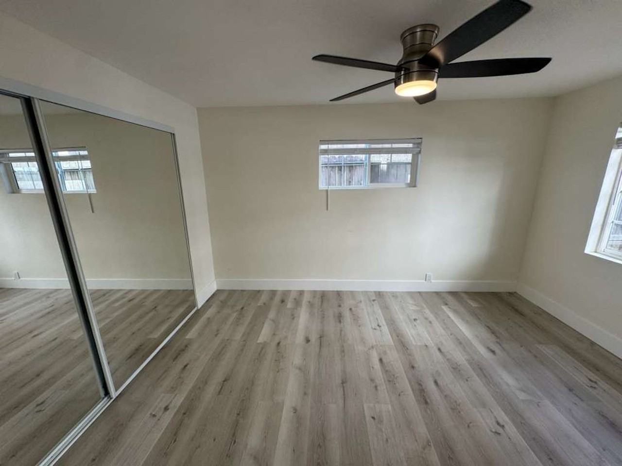 525 S Freeman St #E - Photo 6 of 9