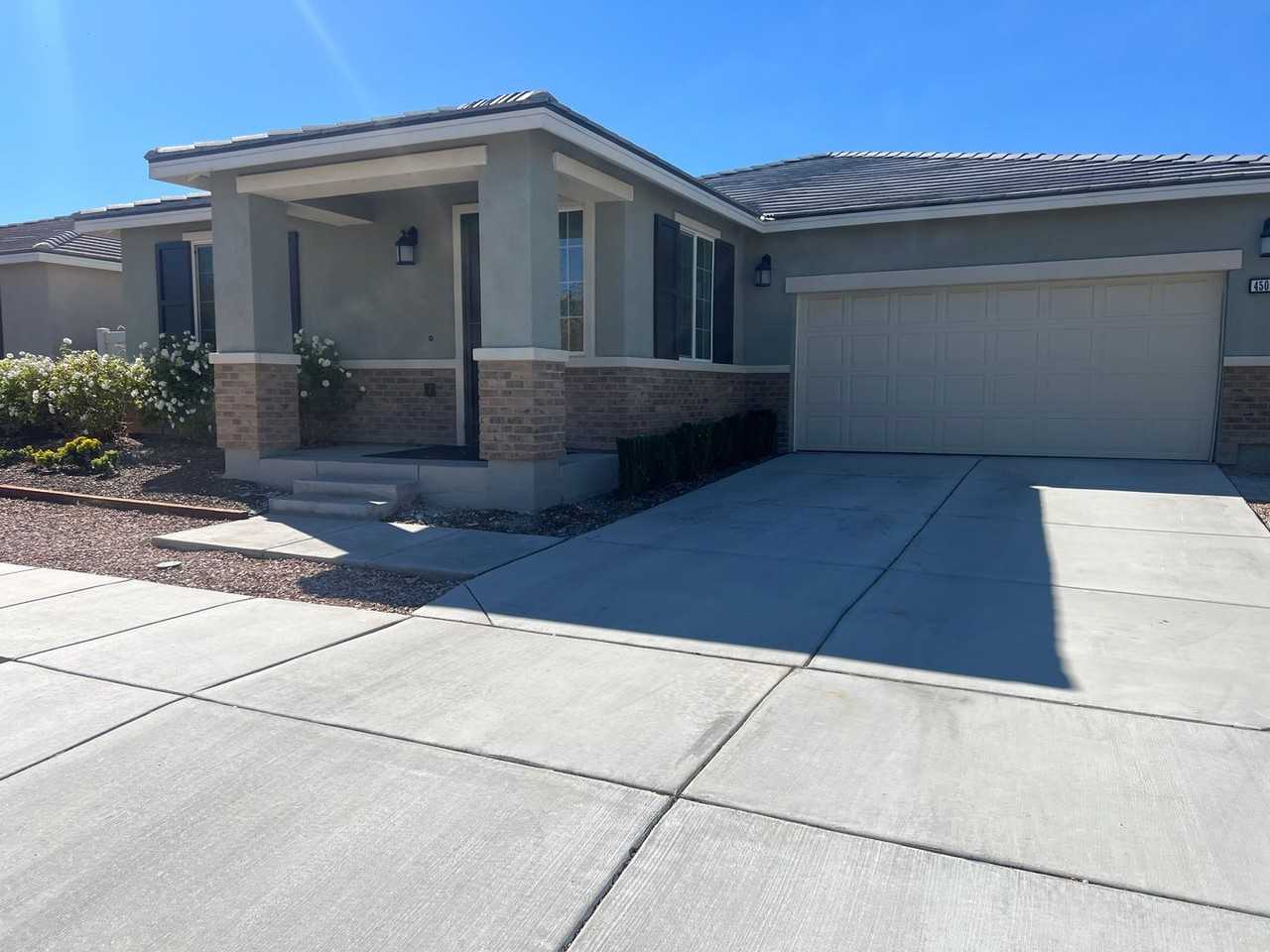 45059 Marbella St - Photo 2 of 32