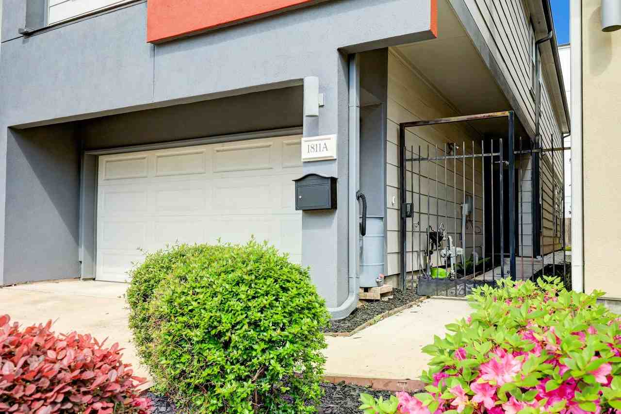 1811A Wichita St - Photo 5 of 29