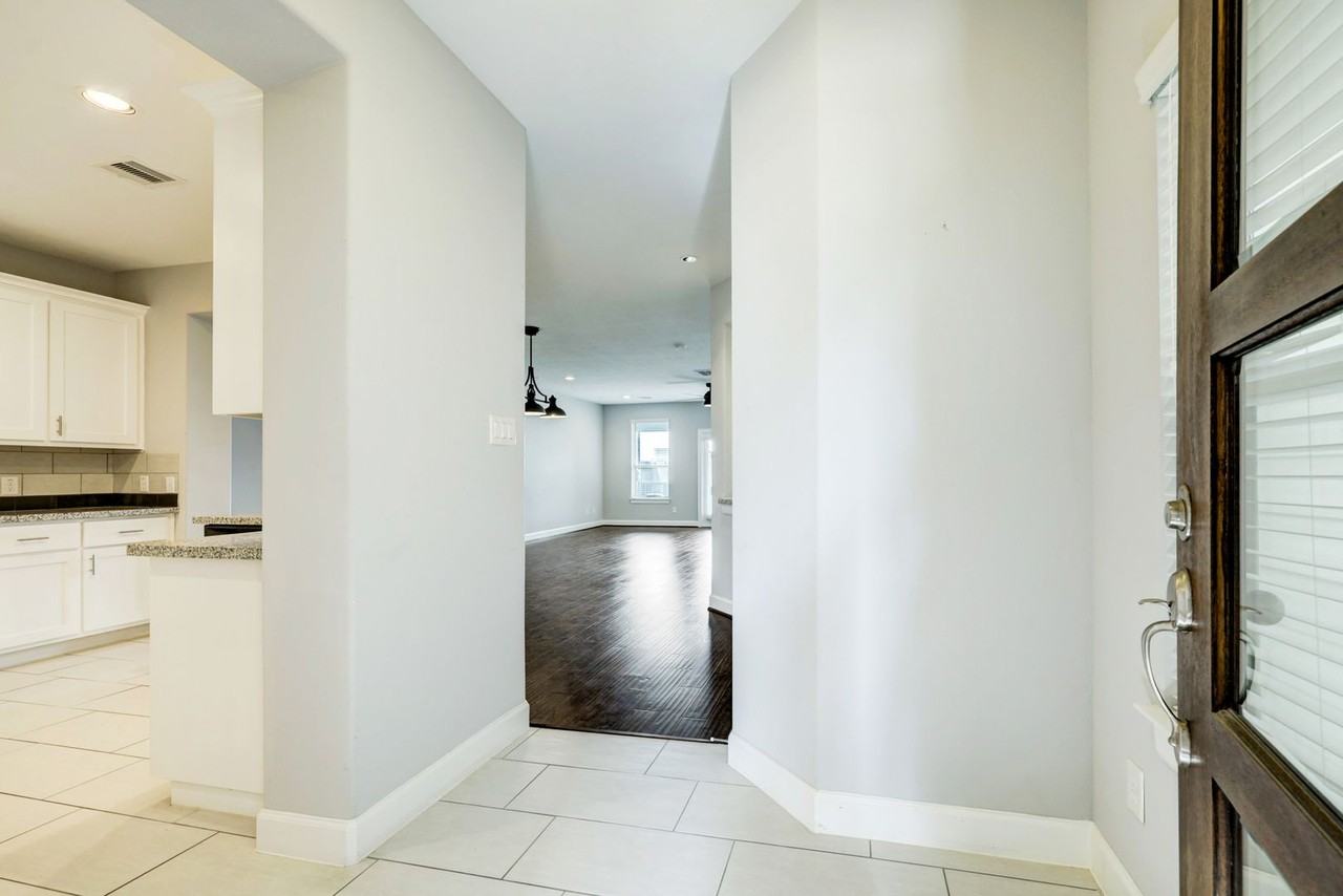 1811A Wichita St - Photo 6 of 29