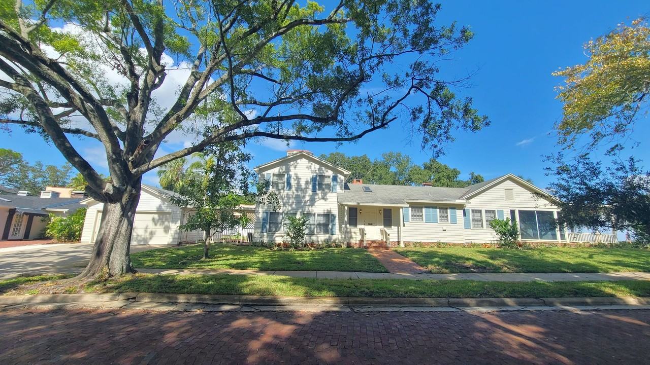 4415 Bayshore Blvd - Photo 3 of 50