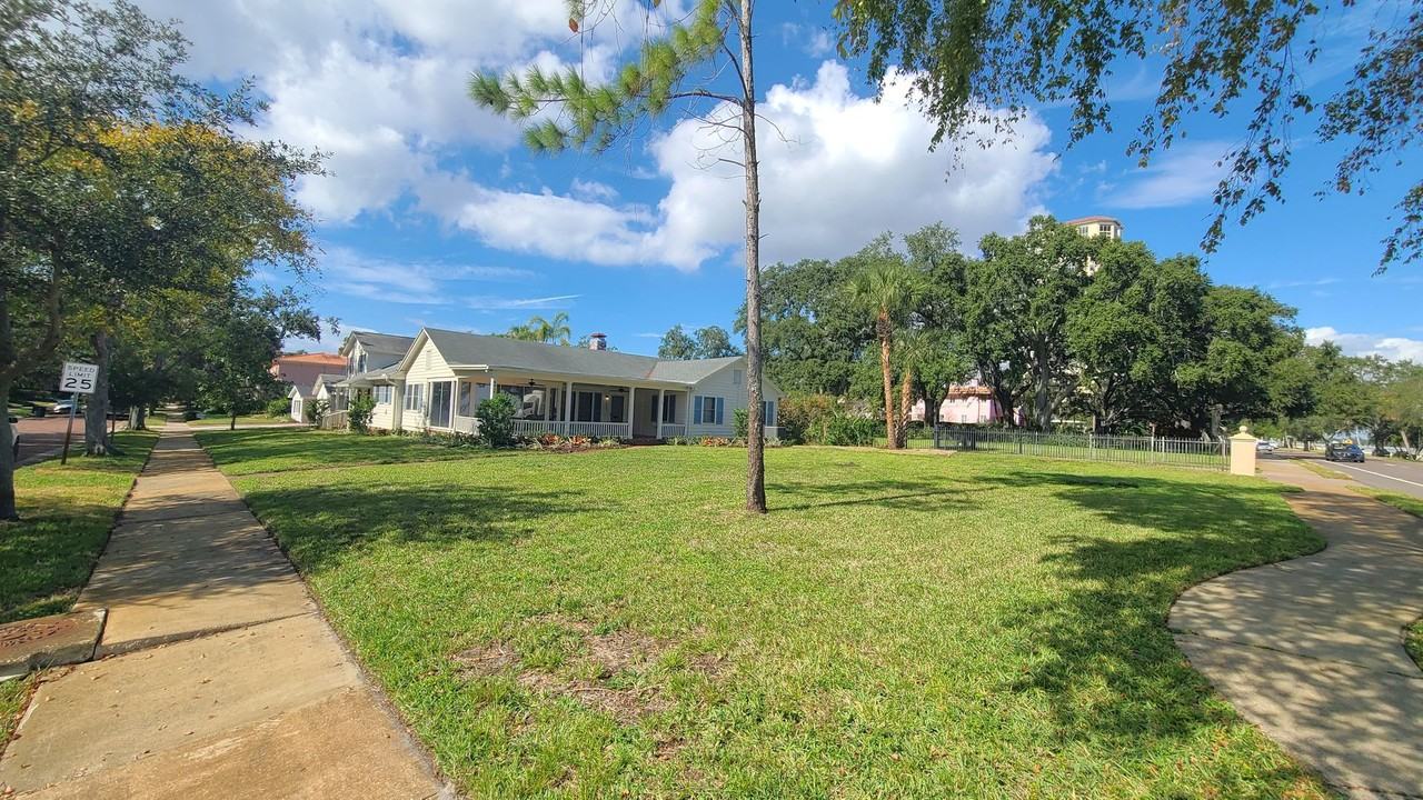 4415 Bayshore Blvd - Photo 5 of 50