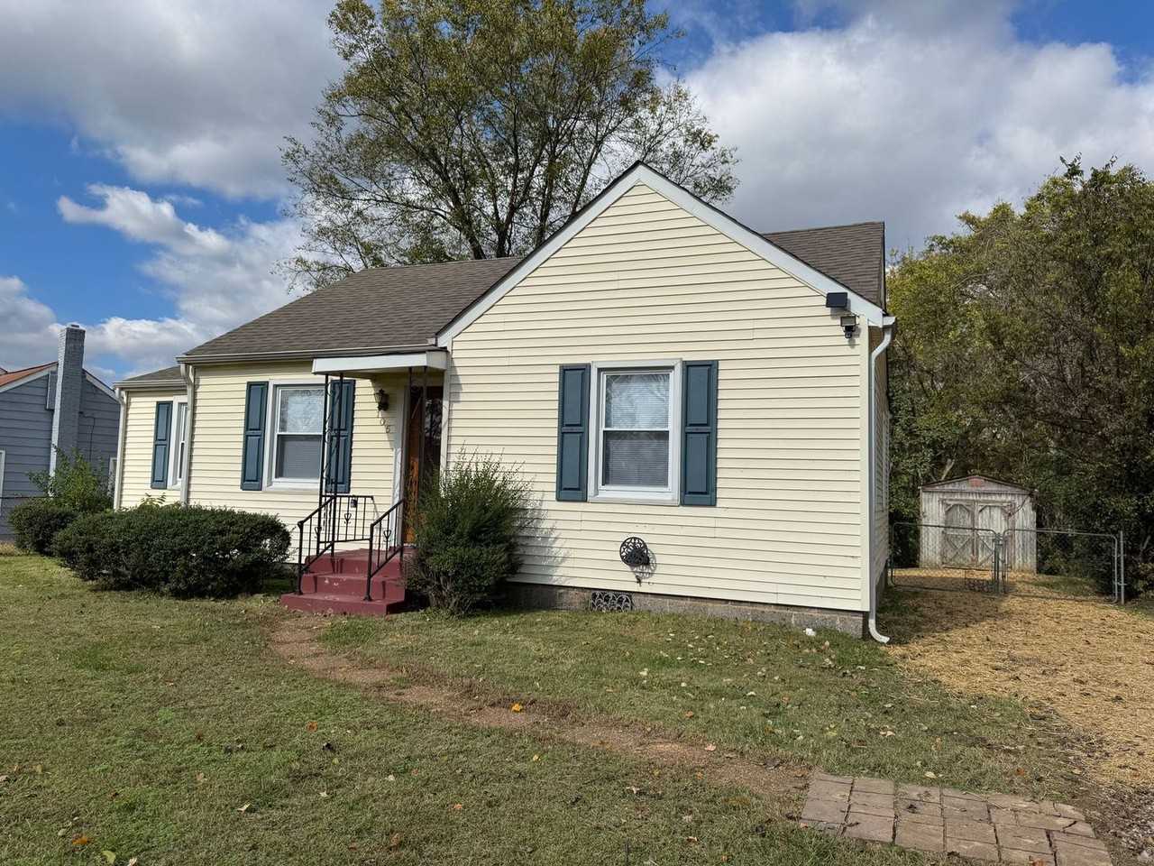 105 Delmar Dr - Photo 2 of 17