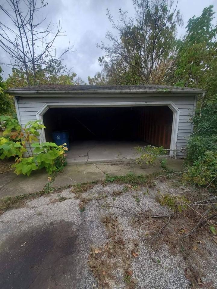 613 W 18th St - Photo 3 of 13