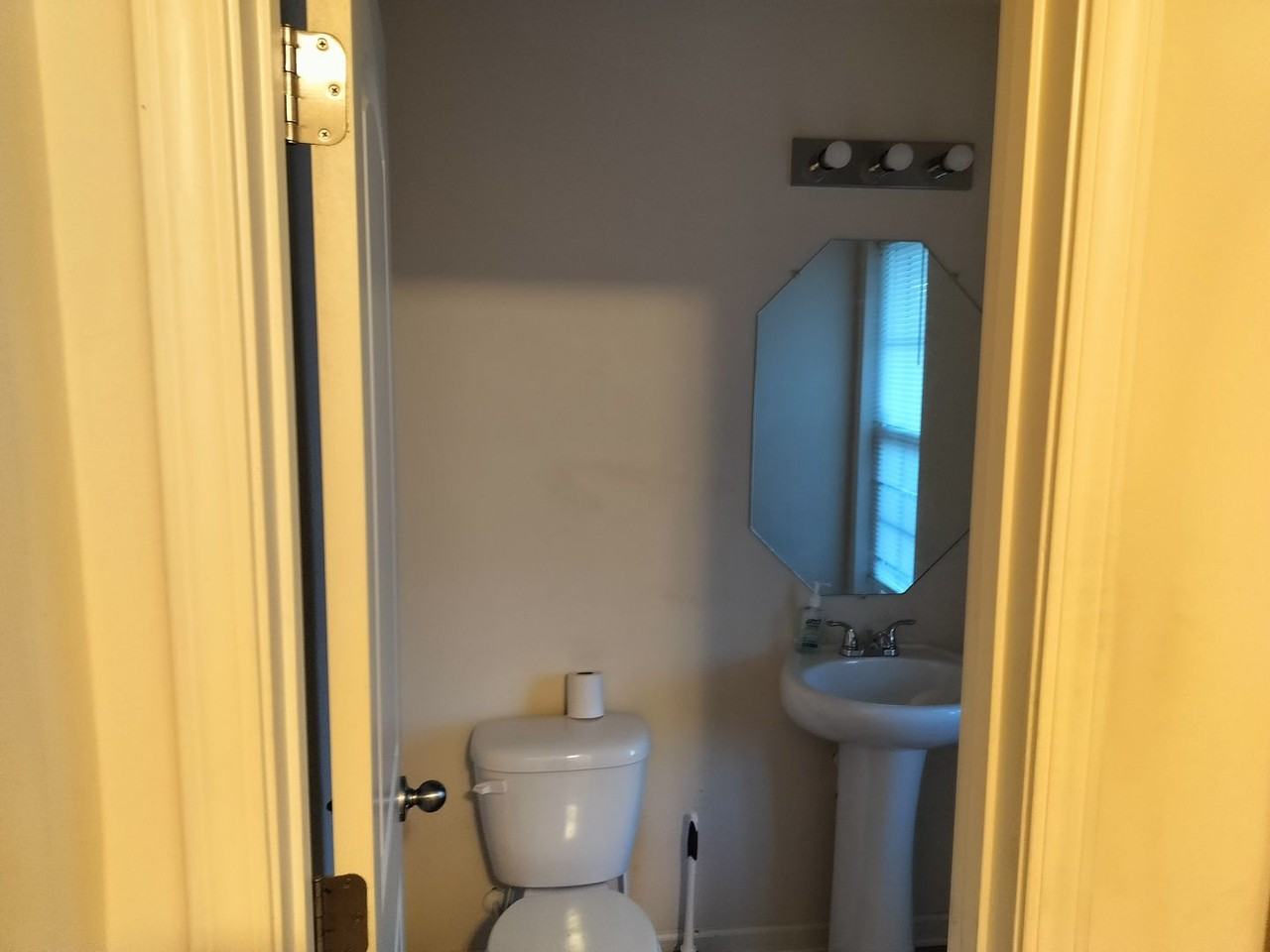 405 Holman St - Photo 3 of 28