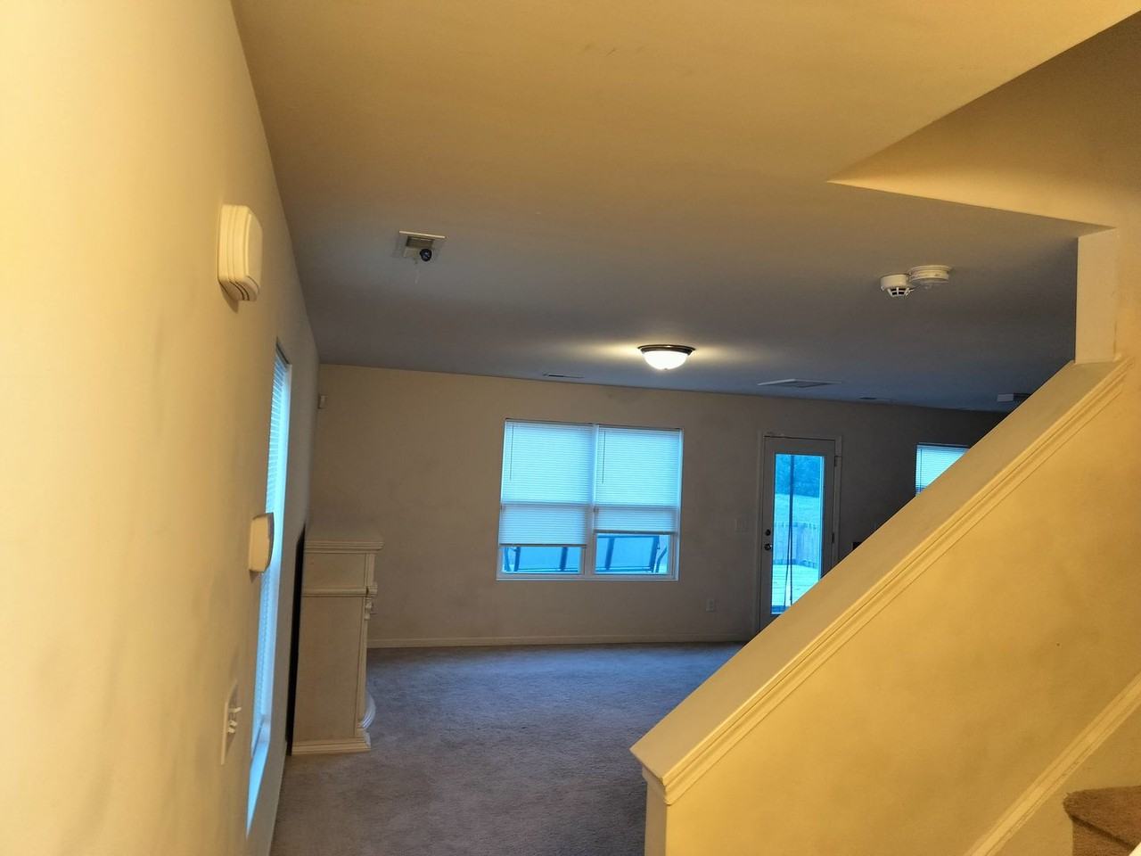 405 Holman St - Photo 4 of 28