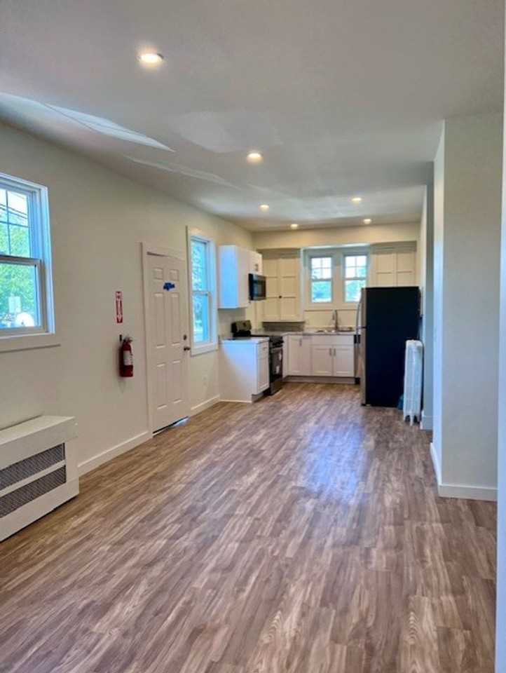 549 Albany Ave - Apts - Photo 5 of 38