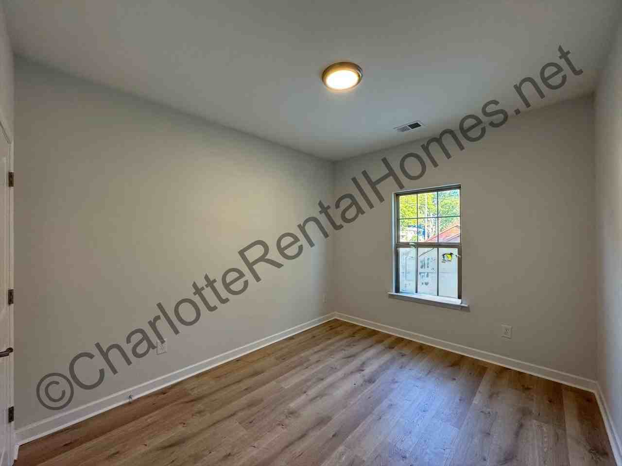 505 Norment Ave - Photo 3 of 13