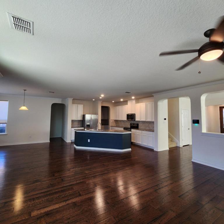 330 Anchor Blf - Photo 2 of 20