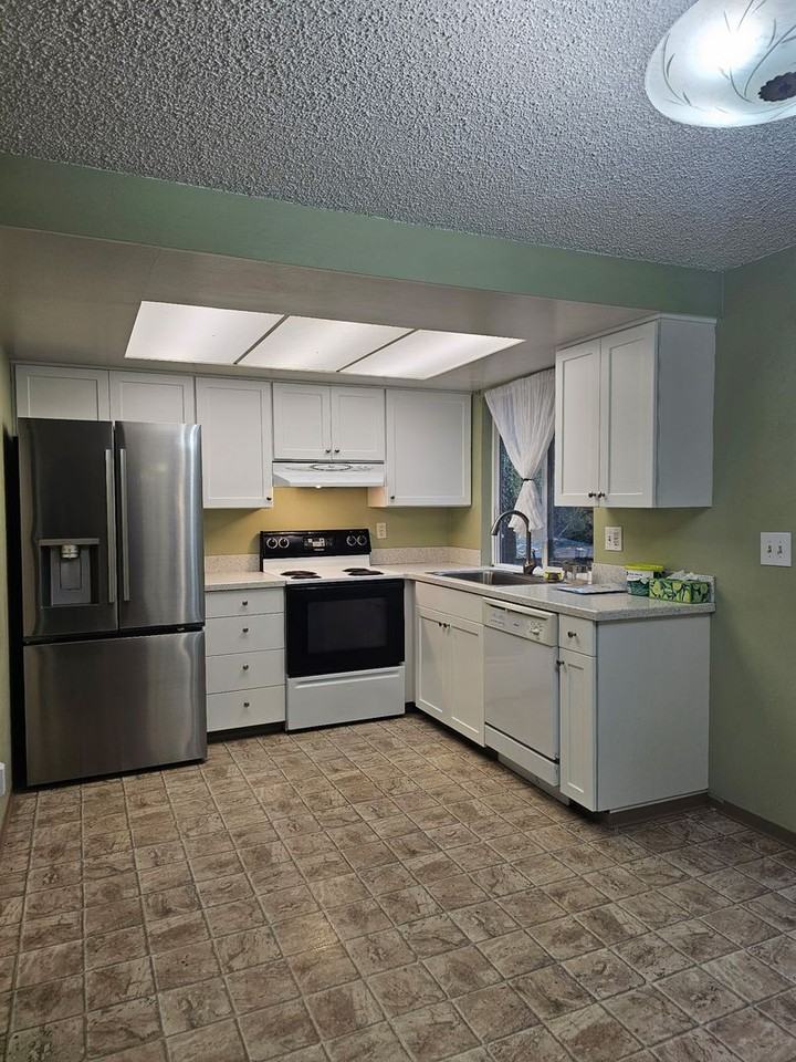 10620 171st Avenue Northeast - Photo 4 of 22