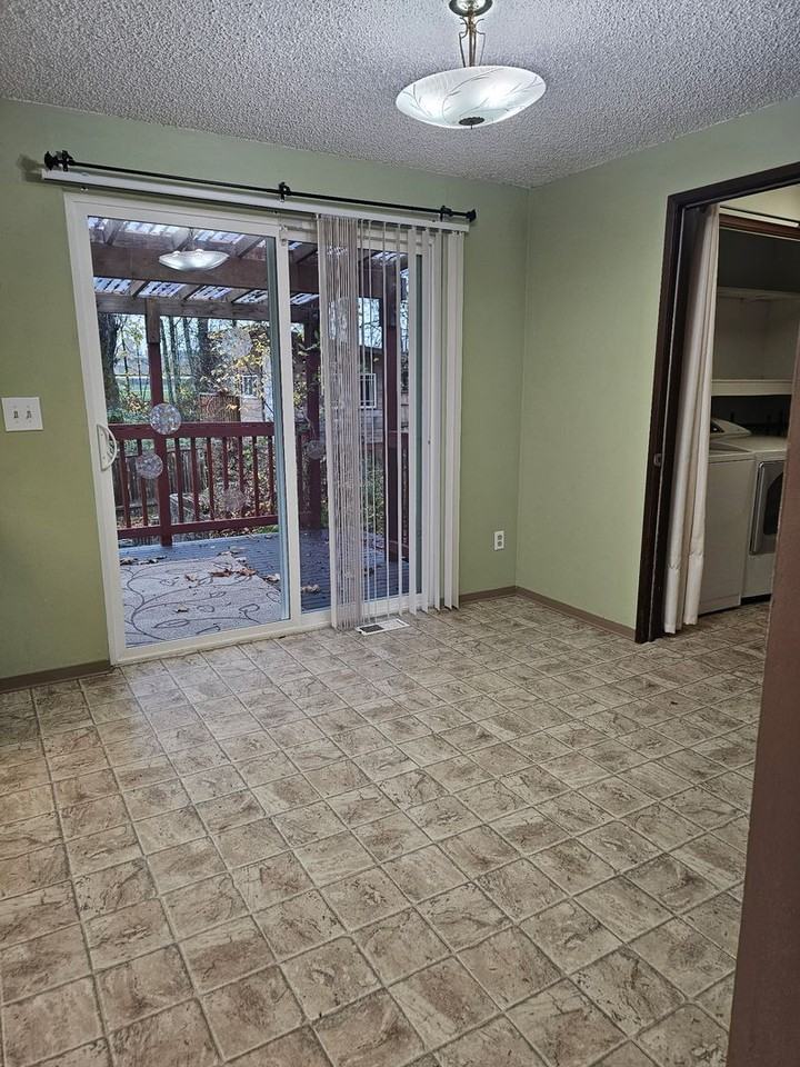 10620 171st Avenue Northeast - Photo 5 of 22