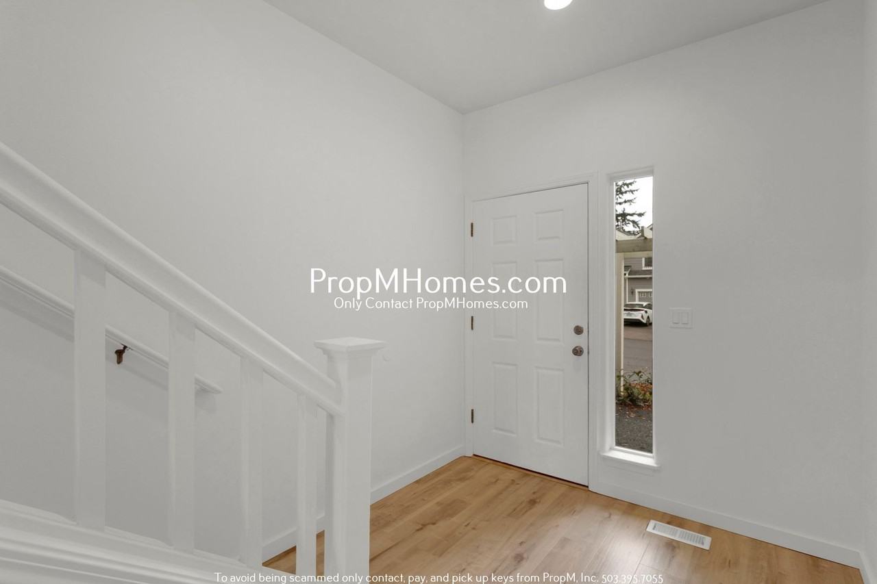 20276 Hoodview Avenue - Photo 2 of 29