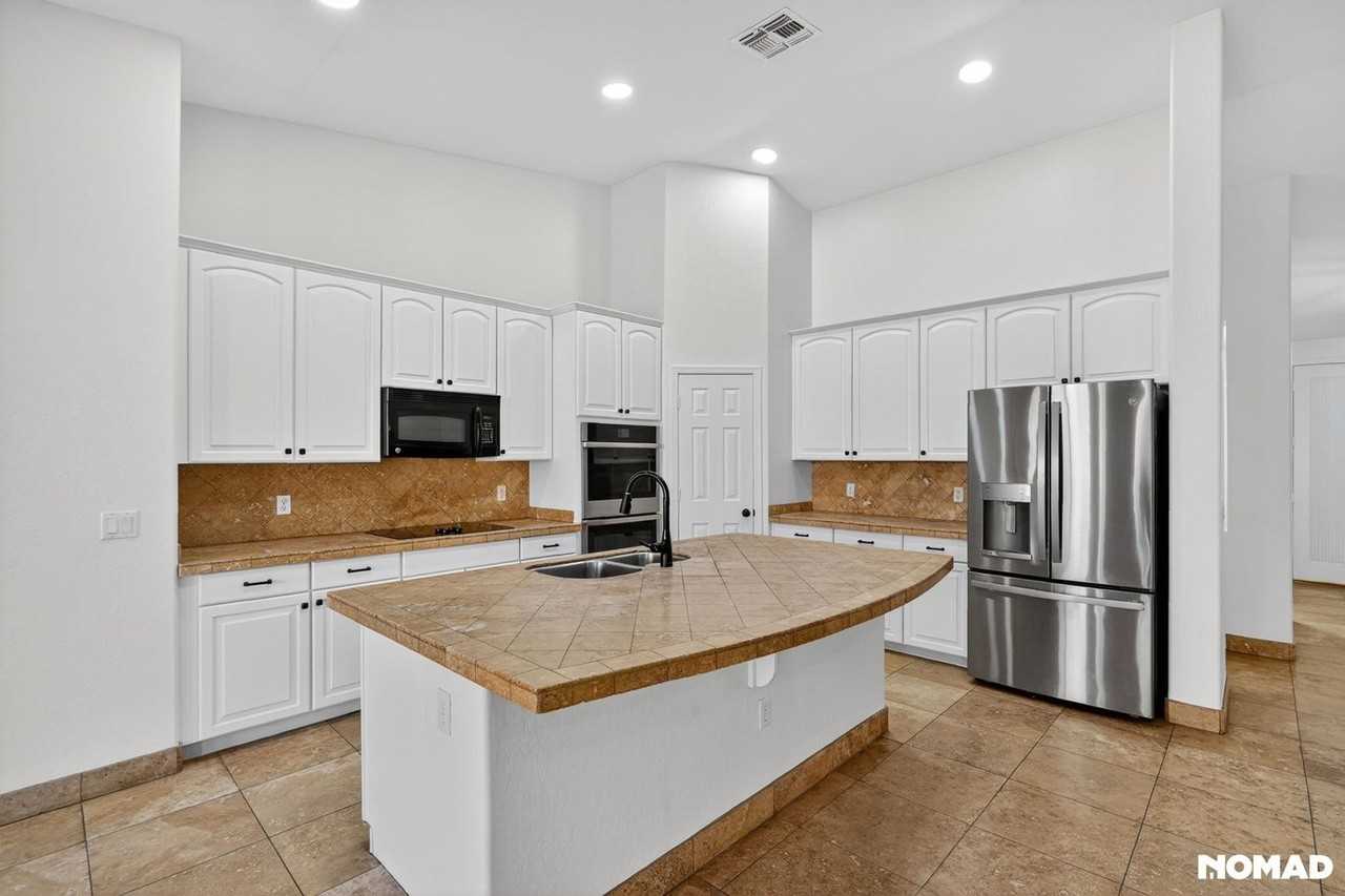 7742 East Los Gatos Drive - Photo 6 of 35