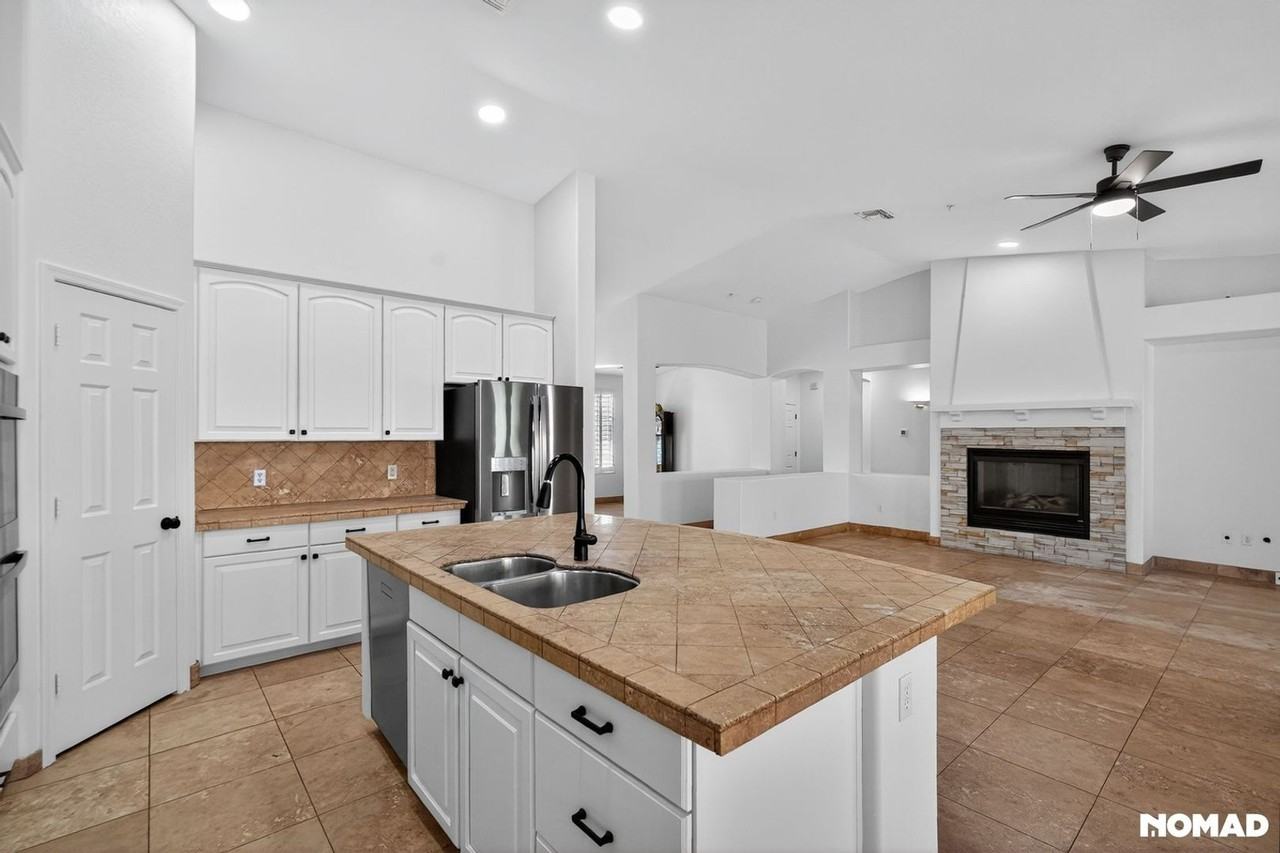 7742 East Los Gatos Drive - Photo 7 of 35