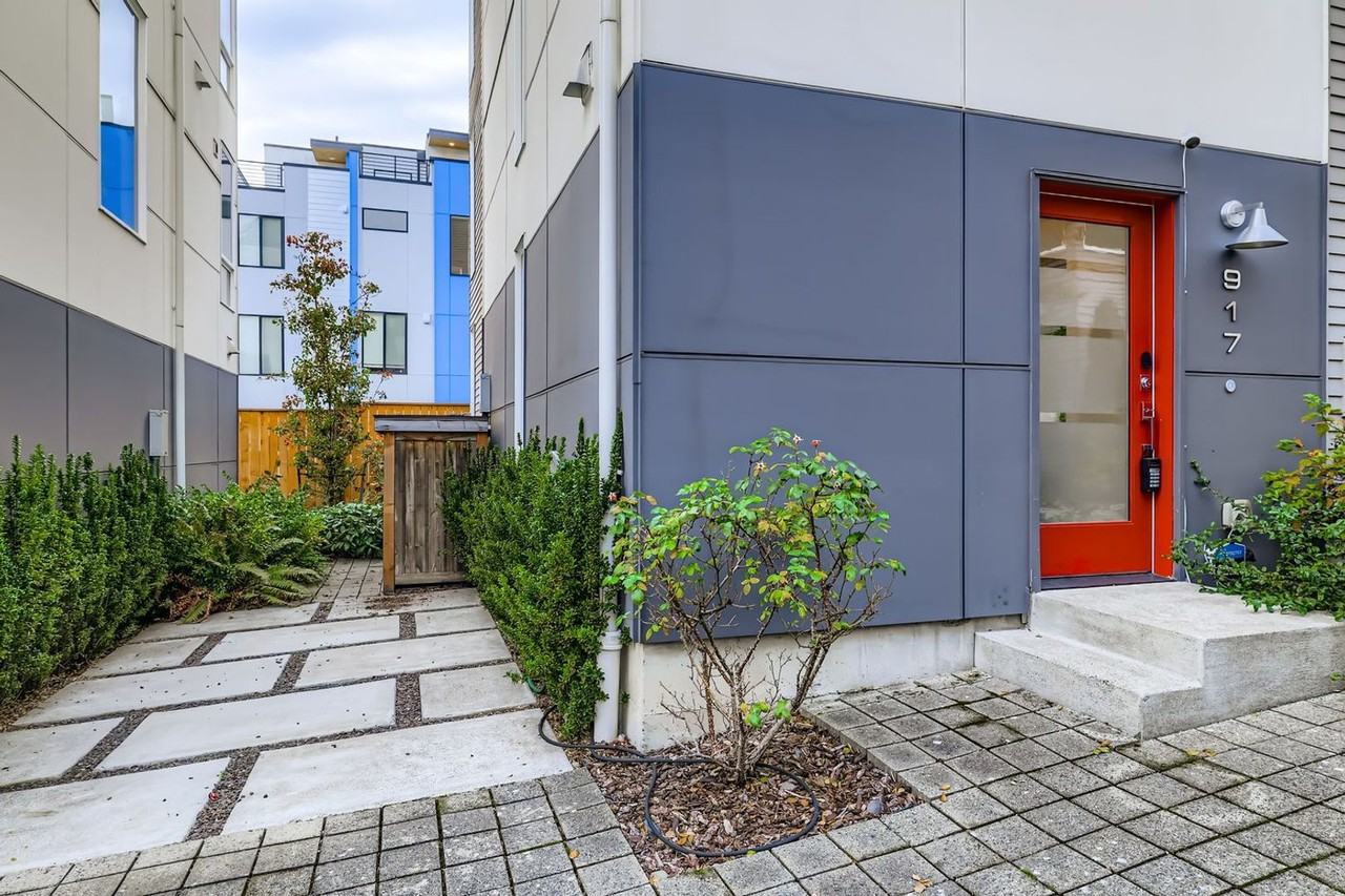 917 29th Avenue South - Photo 2 of 27