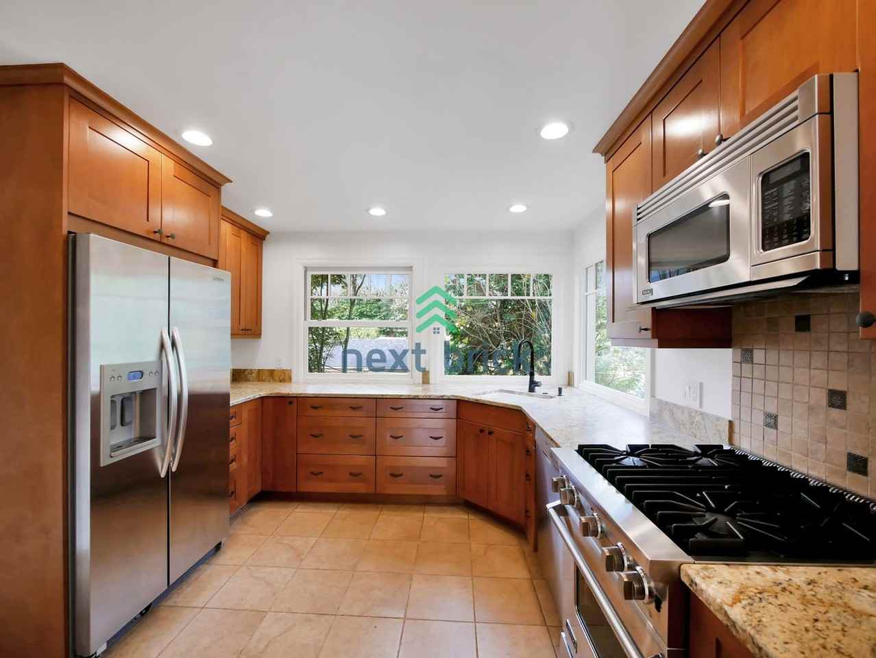 7532 21st Avenue Northeast - Photo 3 of 17