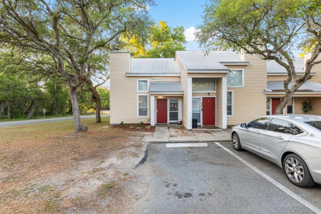 5295 Southwest 21st Place - Photo 2 of 17