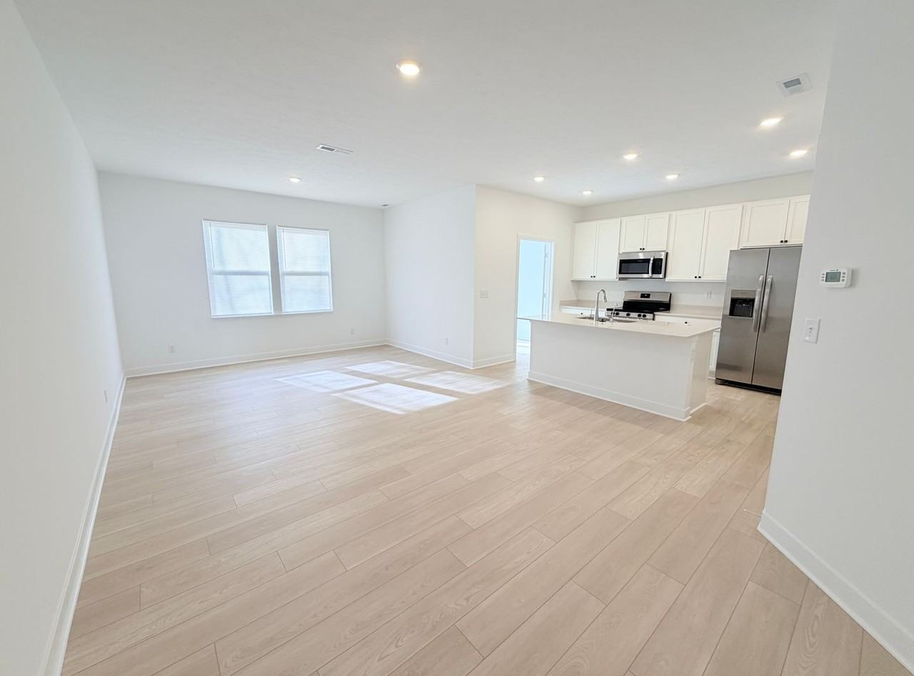 7615 Moran Ct - Photo 5 of 32