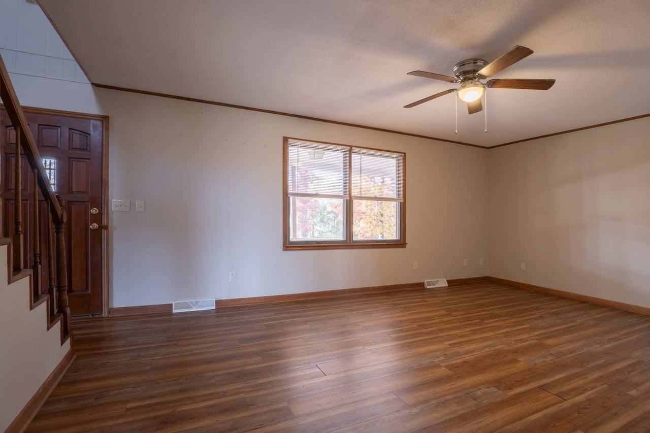 1111 Fairview Rd - Photo 4 of 40