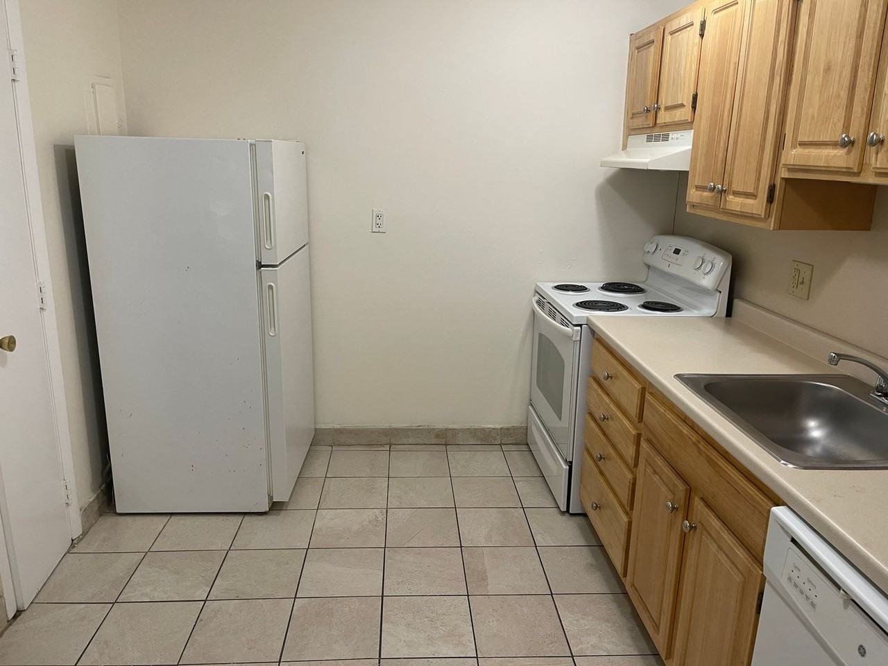 88 Gardner St - Photo 3 of 6