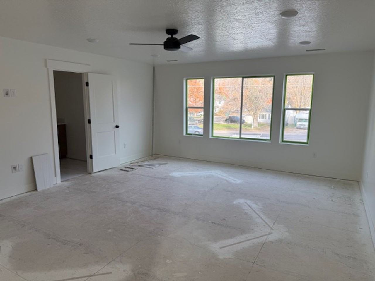 267 N Harrisville Rd - Photo 6 of 11