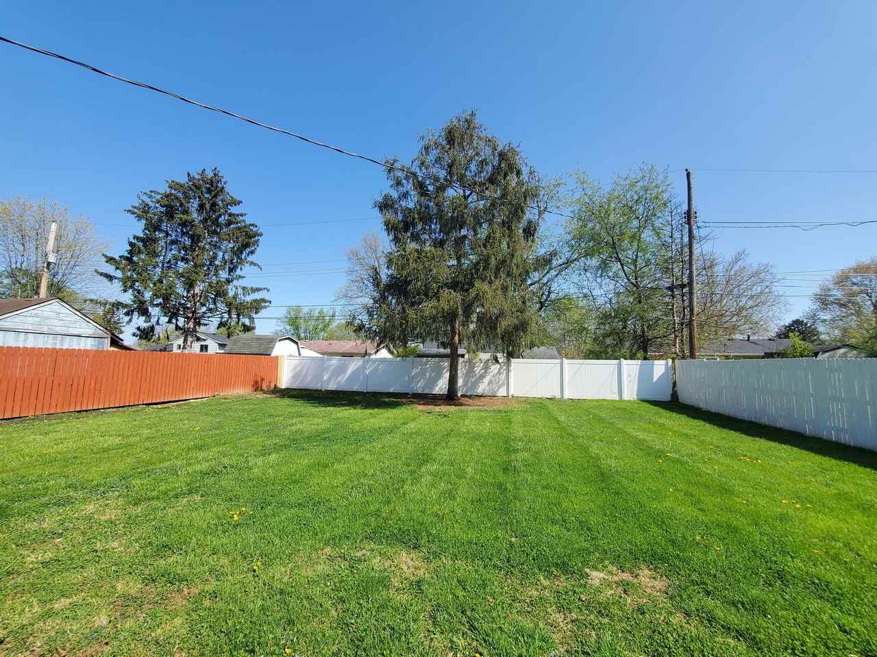 5200 Mapleridge Drive - Photo 3 of 8