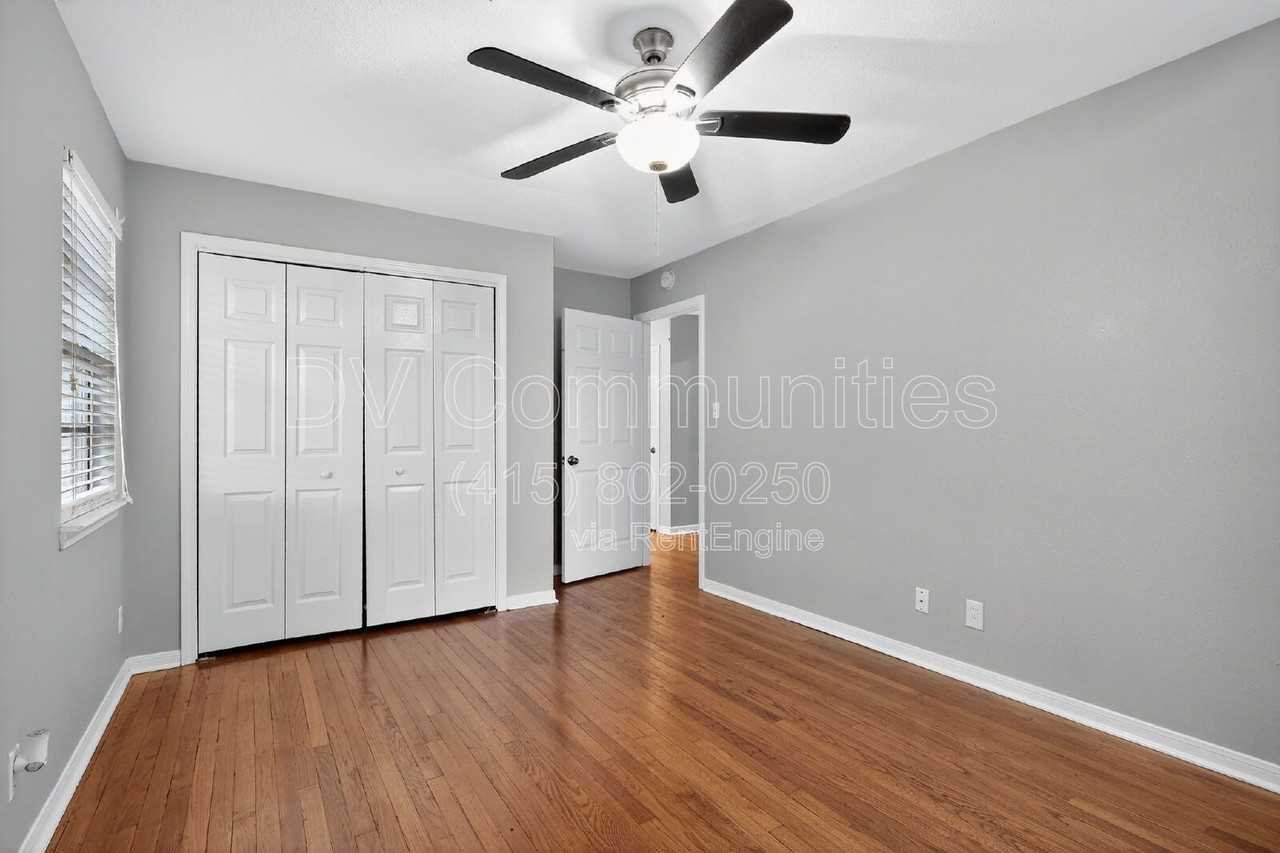 3828 Avenue N - Photo 6 of 30