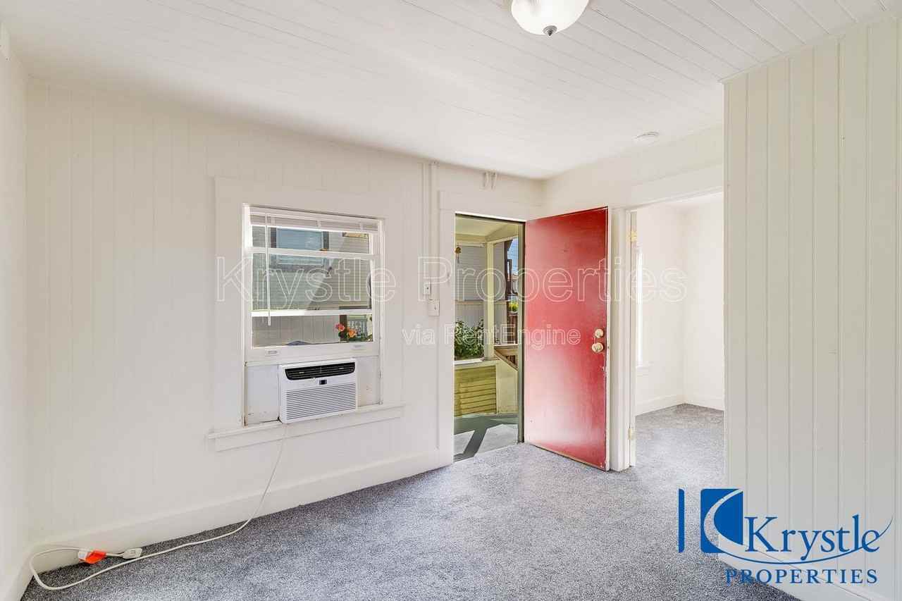 547 Porter St #1-2 - Photo 6 of 33