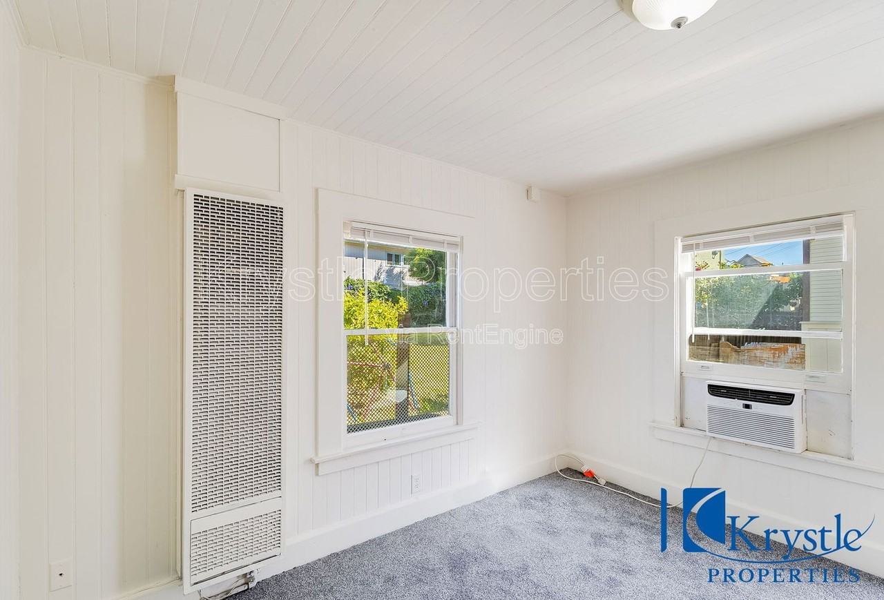 547 Porter St #1-2 - Photo 7 of 33