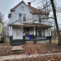 featured image of 895 W Leafland Ave