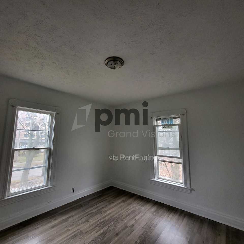 895 W Leafland Ave - Photo 2 of 11