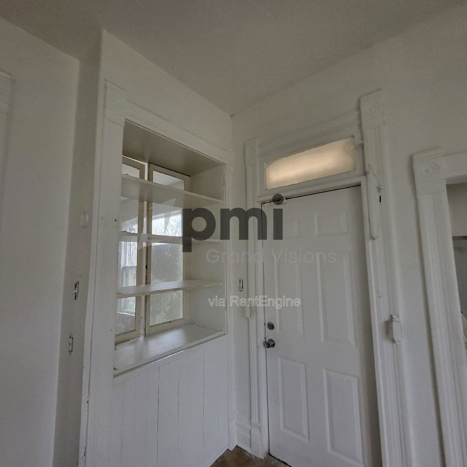 895 W Leafland Ave - Photo 3 of 11