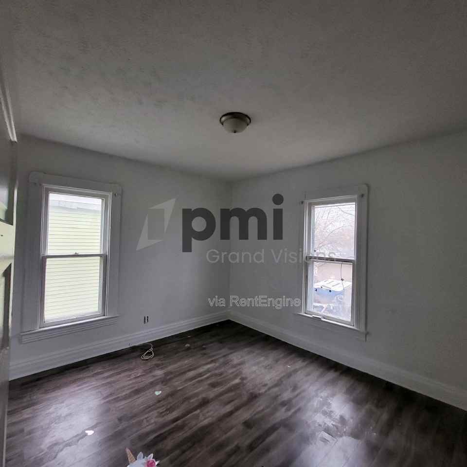 895 W Leafland Ave - Photo 5 of 11