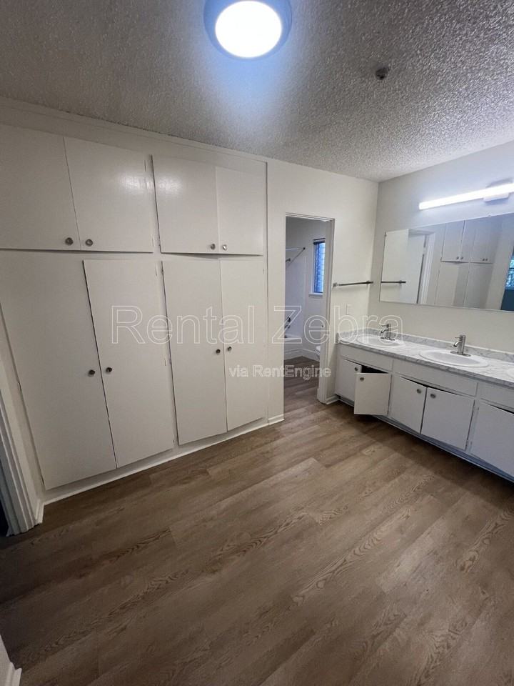 1420 Southwest Blvd #7 - Photo 6 of 13