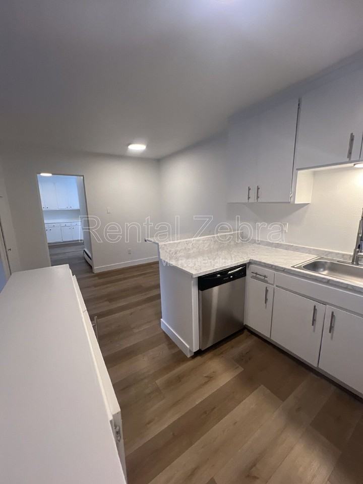 1440 Southwest Blvd #27
