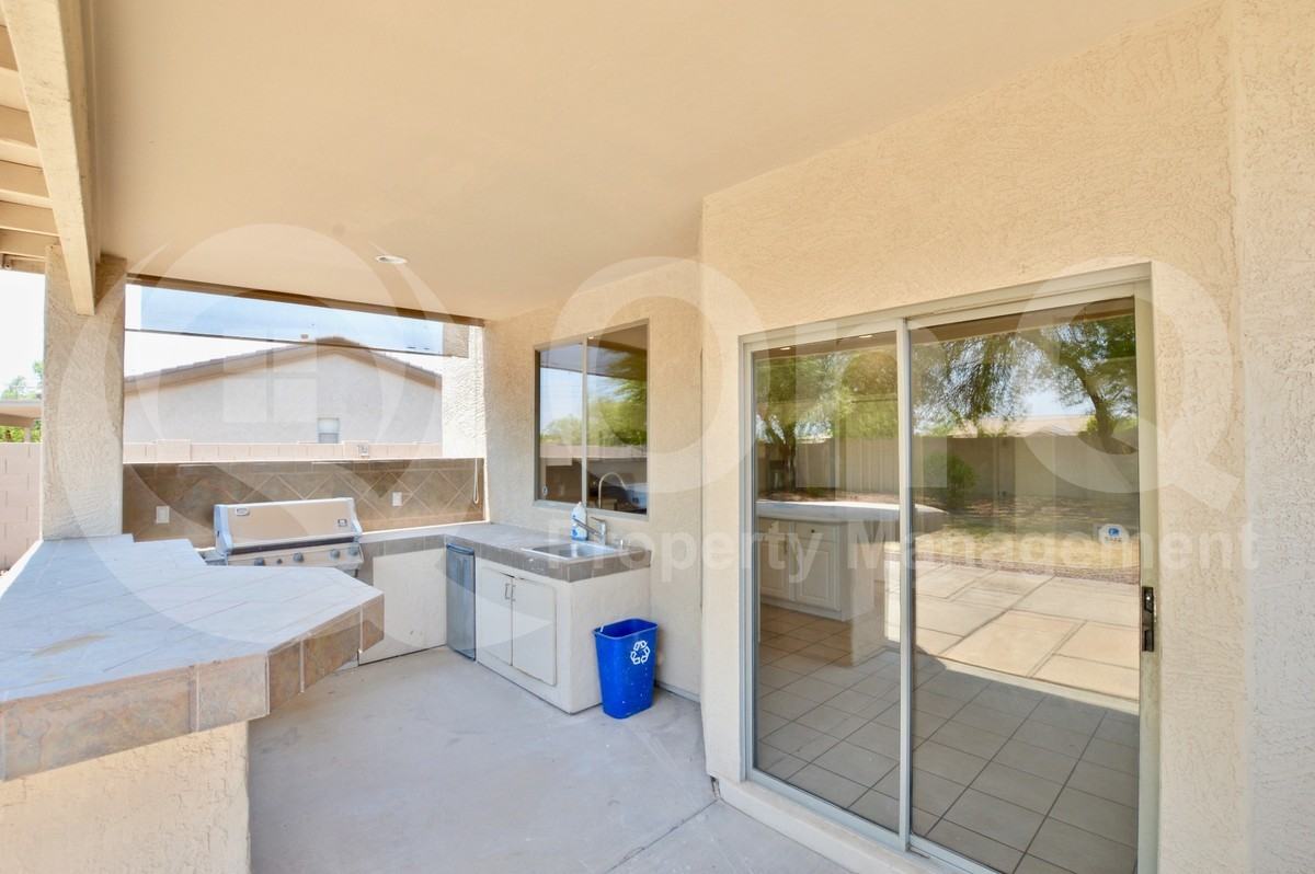 14605 West Verde Lane - Photo 3 of 27