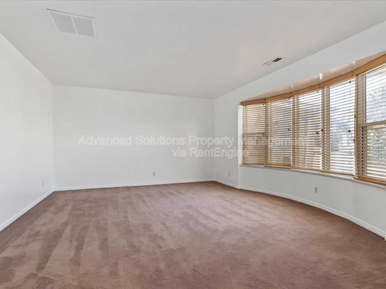 6837 S Creekcove Way - Photo 5 of 30