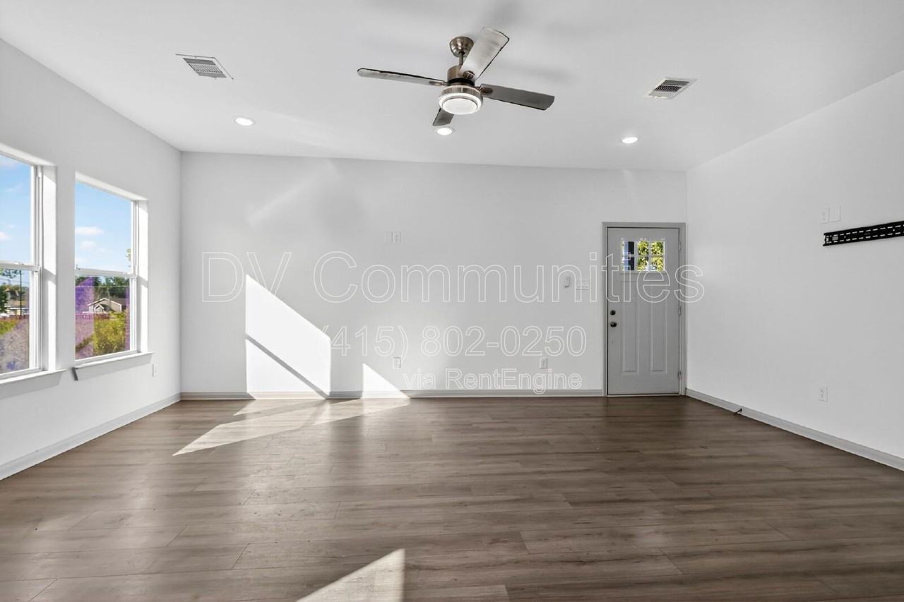 4423 Brinkley St #B - Photo 2 of 29