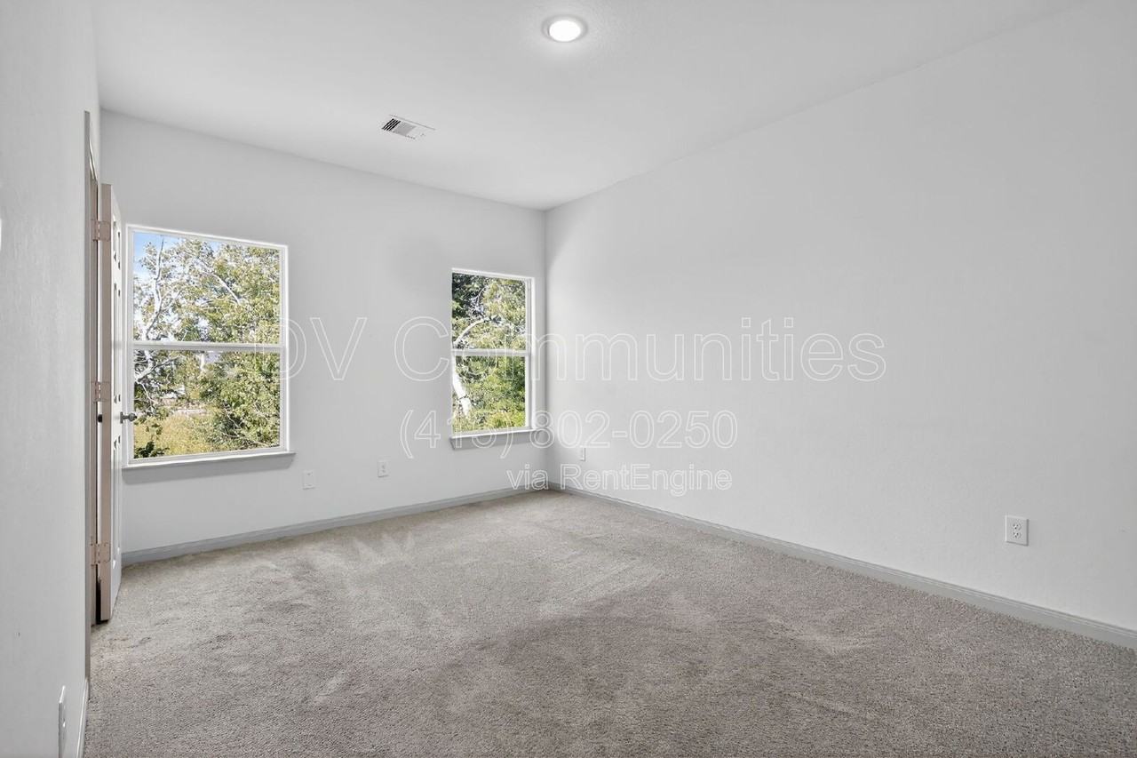 4423 Brinkley St #B - Photo 7 of 29