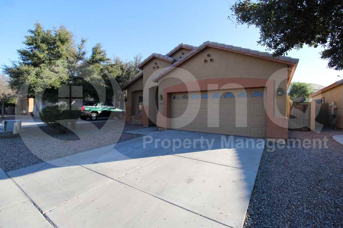 9439 W Illini St - Photo 2 of 20