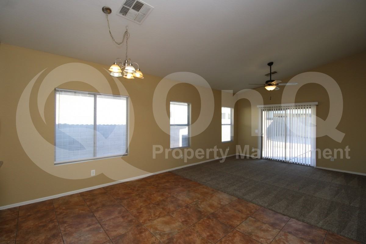 9439 W Illini St - Photo 7 of 20